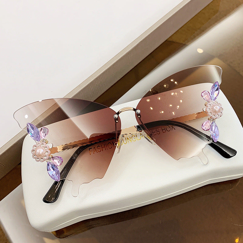 Diamond-encrusted Sunglasses In Butterfly Shape